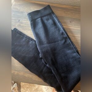 Black Rivbed leggings